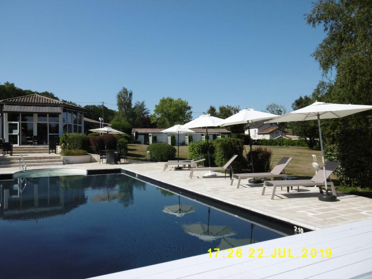Logis Hotel Val De Vienne Le Vigeant Exterior photo